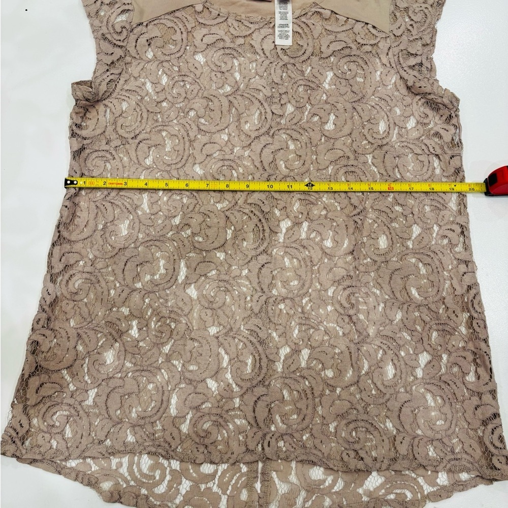 Chico's Lace Top in Taupe and Beige size 8 mint condition - Picture 4 of 8